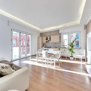 Ariston - Ciclabile In Centro Al Mare Con Balcone , Sanremo Italia